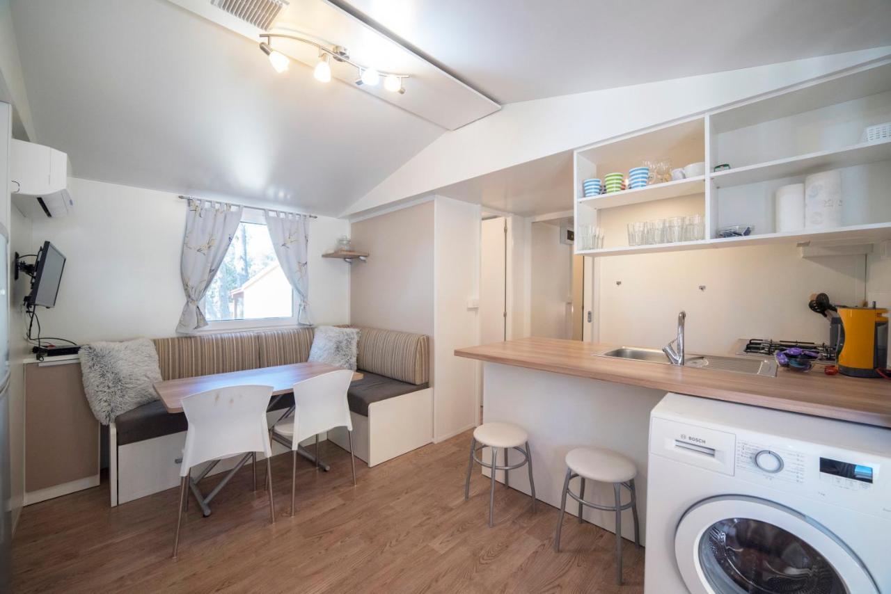 Mobile Home Cube, 3 Bedrooms, Free Parking, Wifi Biograd Na Moru Eksteriør billede