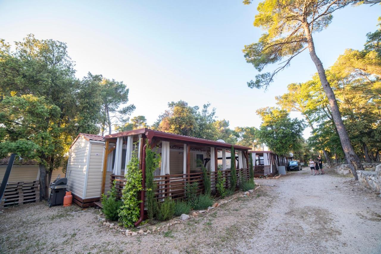 Mobile Home Cube, 3 Bedrooms, Free Parking, Wifi Biograd Na Moru Eksteriør billede