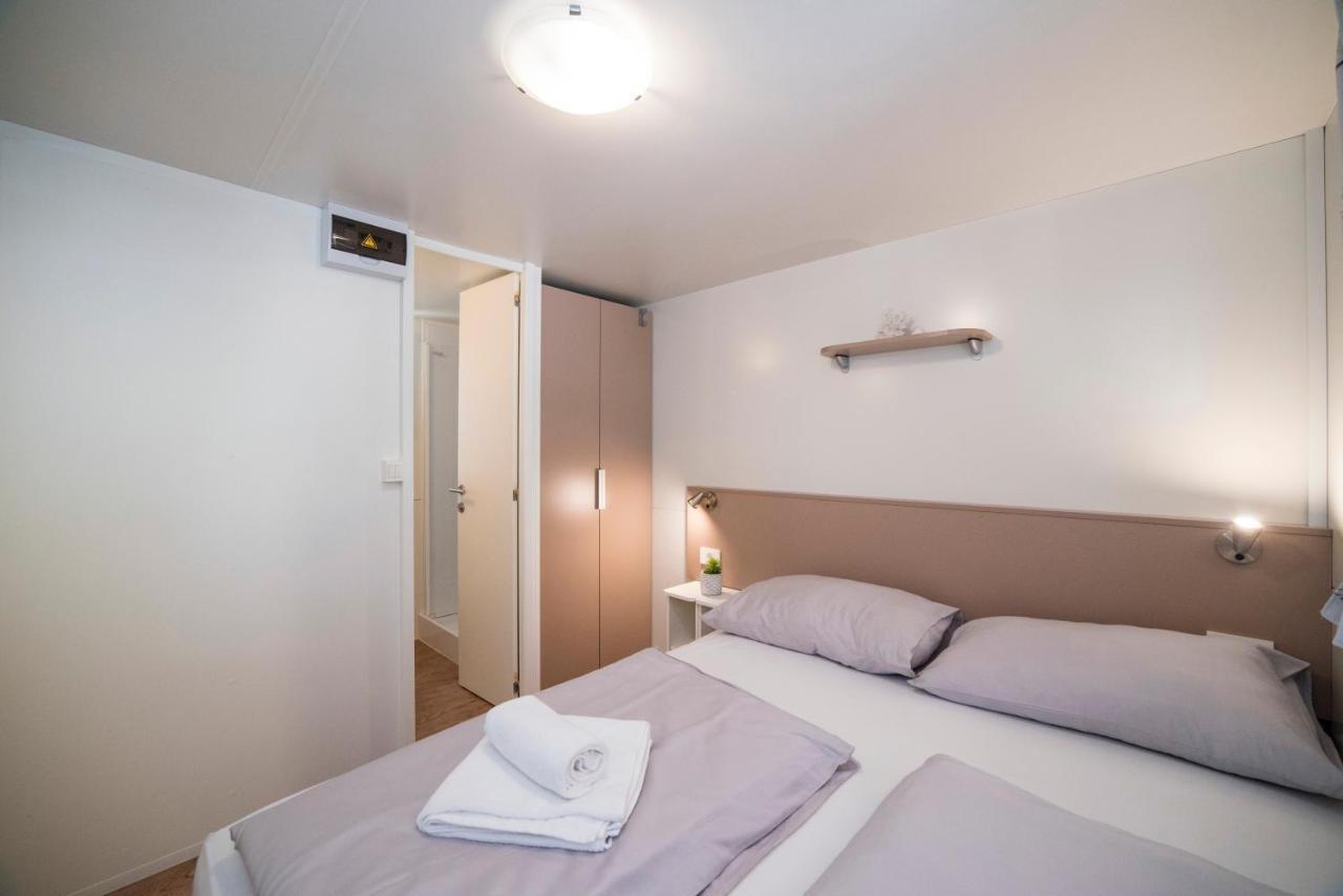 Mobile Home Cube, 3 Bedrooms, Free Parking, Wifi Biograd Na Moru Eksteriør billede