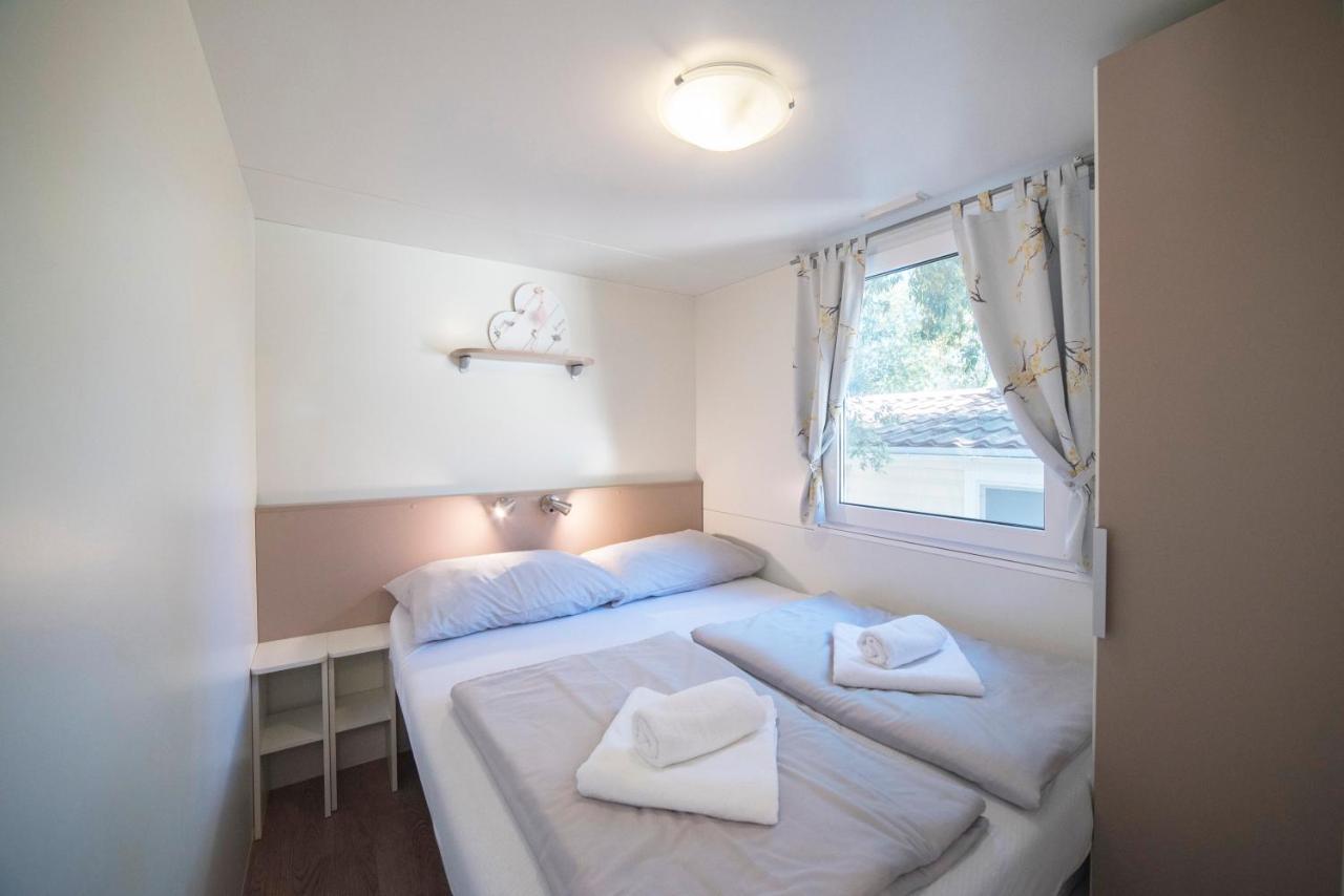 Mobile Home Cube, 3 Bedrooms, Free Parking, Wifi Biograd Na Moru Eksteriør billede