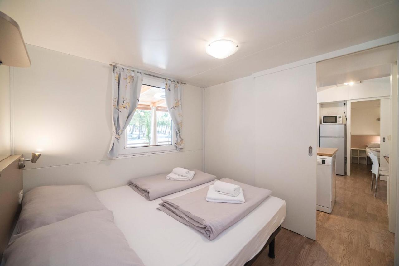 Mobile Home Cube, 3 Bedrooms, Free Parking, Wifi Biograd Na Moru Eksteriør billede